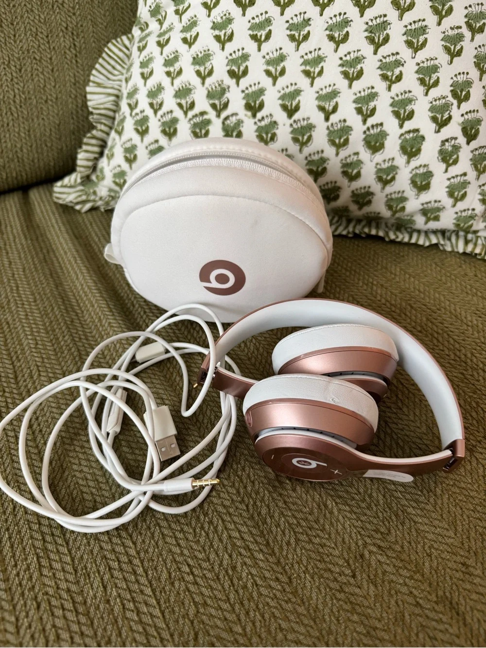 Beats Solo2 Wireless Headphones - Special Edition Rose Gold